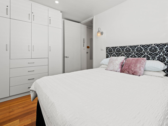 Bedroom 2, Convenient Apartment in heart of Carlton, Melbourne
