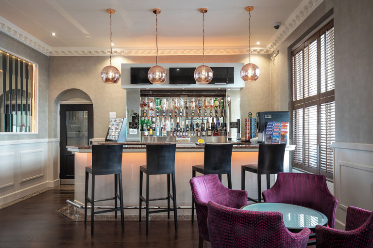 Food & Drinks, Sidney Hotel London Victoria, London
