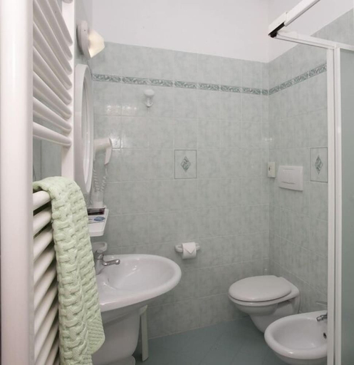 Bathroom 4, Hotel Perugina, Siena
