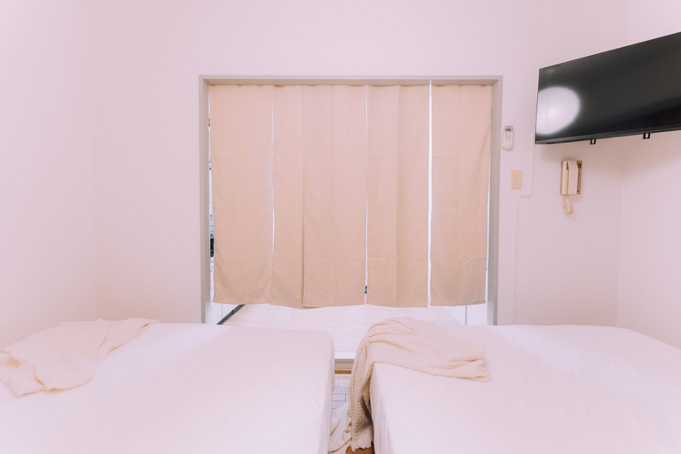 Room 3, Showa Bloom · Stay Near Shinjuku & Yoyogi, Shibuya