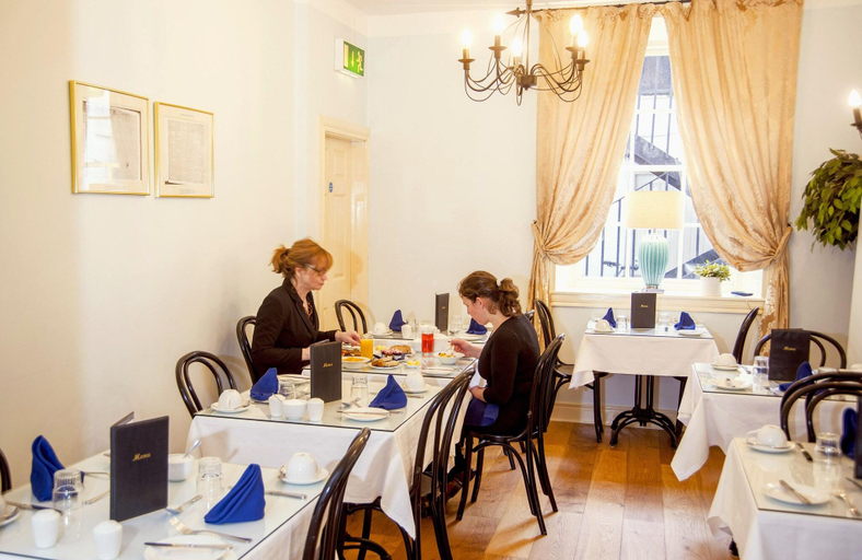 Food & Drinks 5, Baggot Court Townhouse, Dublin