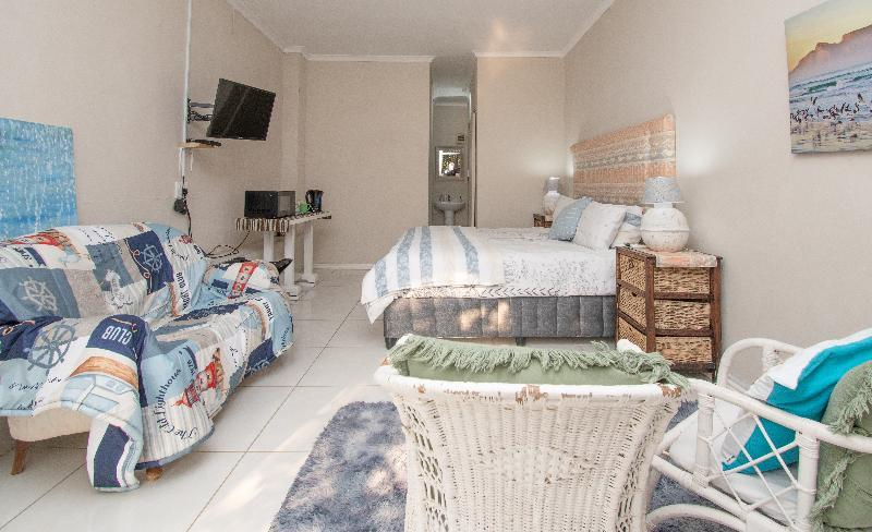 Bedroom 2, No. 20 On The Beach Guesthouse, eThekwini