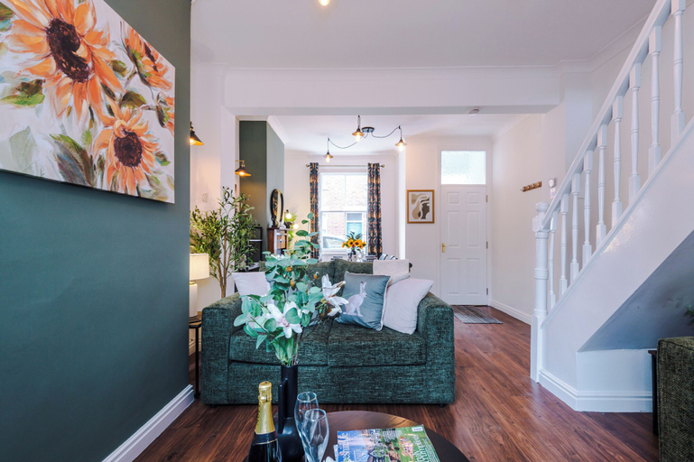 Living area 4, 16 Steele Street, Cheshire West and Chester
