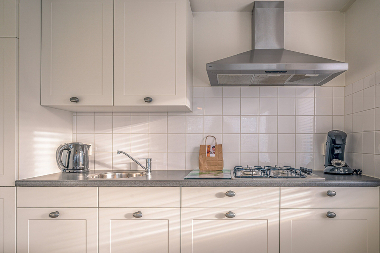 Private kitchen 4, Cozy Detached Bungalow for 4 Persons, Texel
