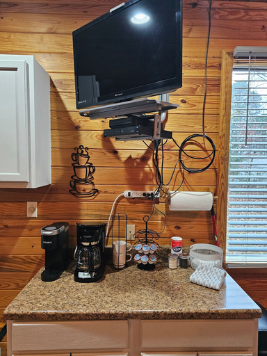 Room 2, Honey Bear Haven Suite 2, Carroll