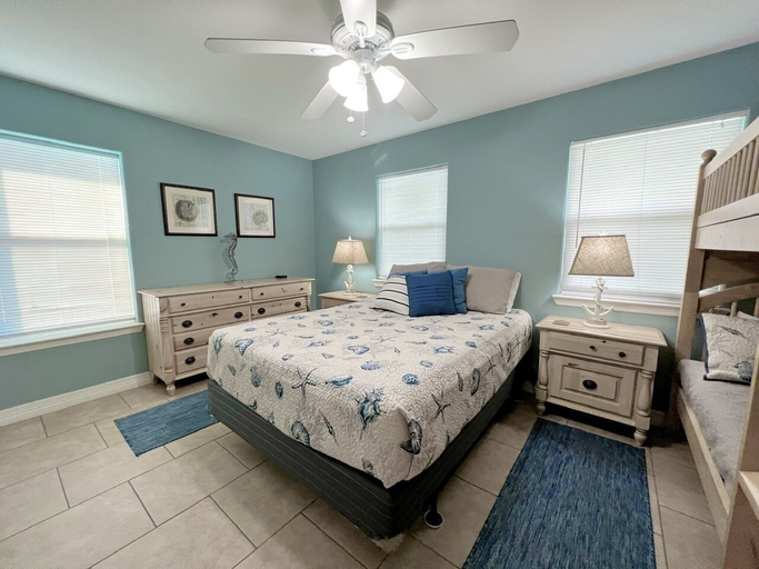 Room 2, Abby Sands Castle 2 Bedroom Home by RedAwning, Galveston