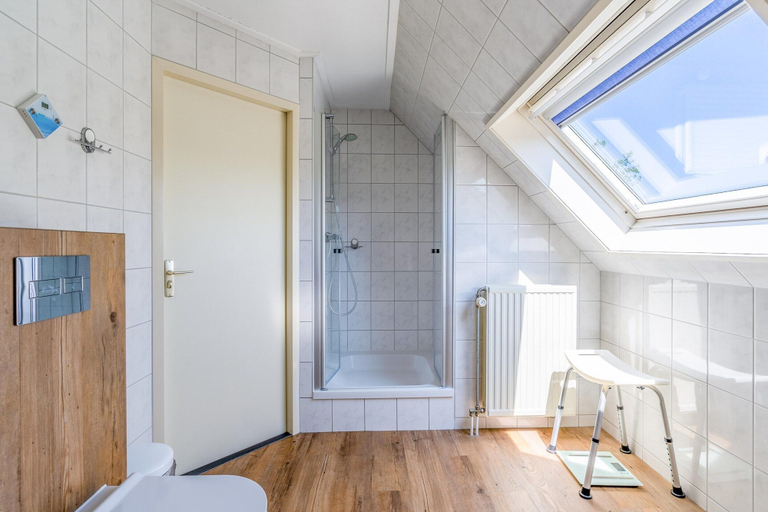 Bathroom 4, Charming Villa With Spacious Garden on the Water, Texel