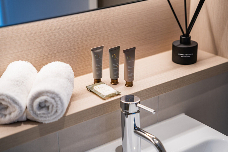 Bathroom 3, 2-bed With Harbour Views & Outstanding Amenities, Melbourne