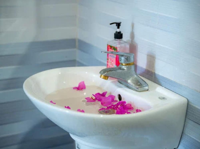 Bathroom 3, Tam Coc Phoenix Hotel, Ninh Bình