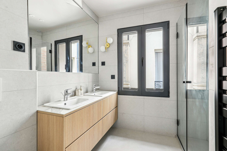 Bathroom 2, Maison Atypique de 82 m, Val-de-Marne