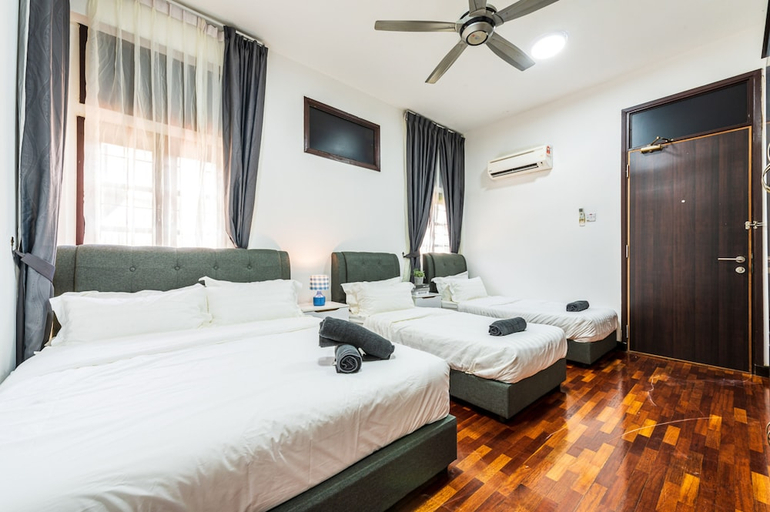 Bedroom 2, 1km to KLCC 6R5B Private Pool Bungalow, Kuala Lumpur