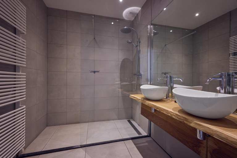 Bathroom 3, Hotel Duinrand Drunen, Heusden