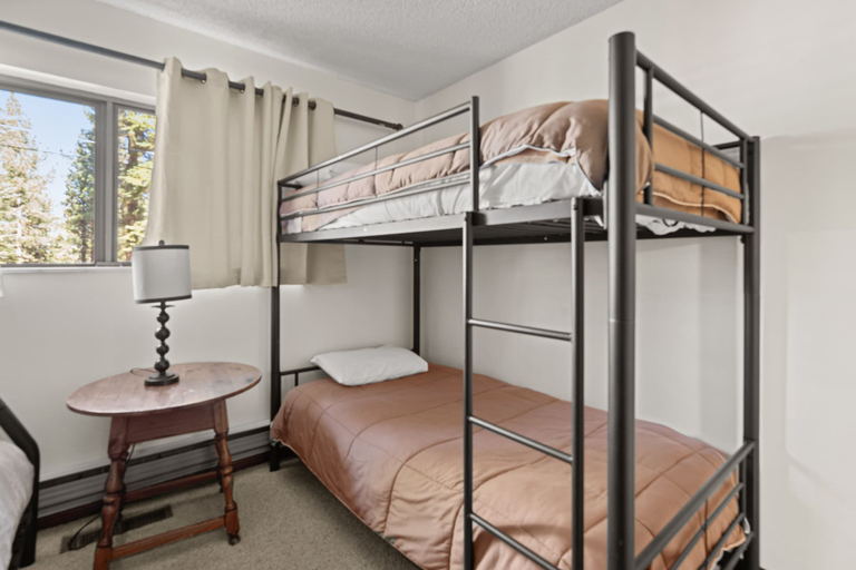 Room 2, Golden Dust 3 Bedroom Home by RedAwning, El Dorado