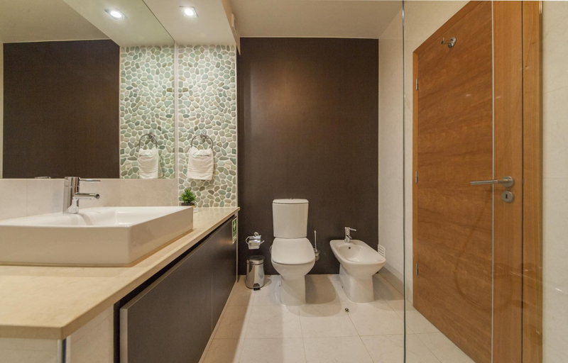 Bathroom 4, B27 - Luz Bay 2 Bedroom Apartment, Lagos