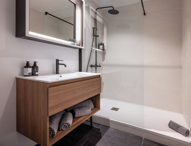 Bathroom 5, INNSiDE by Meliá Barcelona Aeropuerto, Barcelona