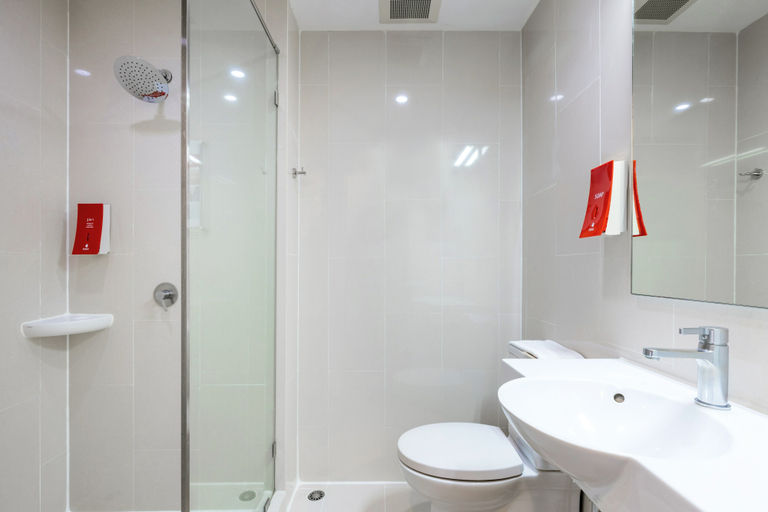 Bathroom 5, Easy Planet Bangkok Asoke, Khlong Toey