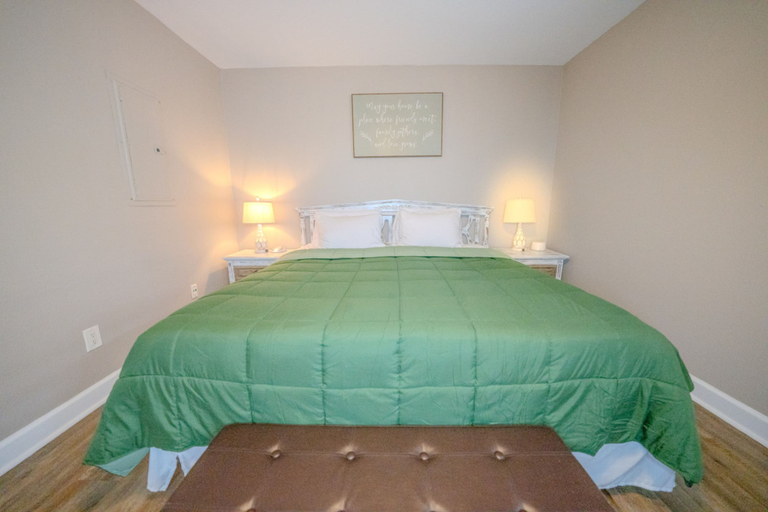 Room 5, Convenient to Ole Miss The Square, Lafayette