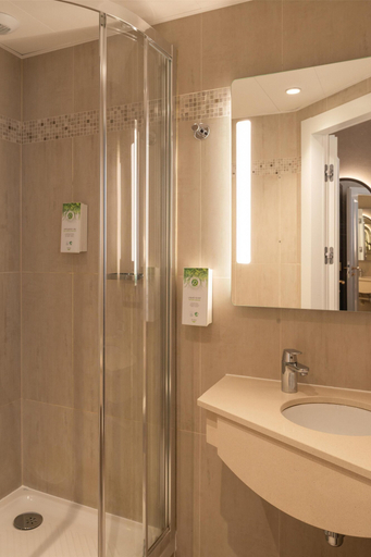 Bathroom 5, Best Western Au Trocadero, Paris