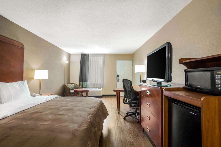 Bedroom 3, Quality Inn & Suites University Area, Mecklenburg