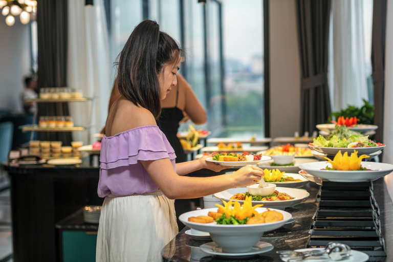 Breakfast buffet, Hanoi Loopers Hostel & Rooftop Bar, Hoàn Kiếm