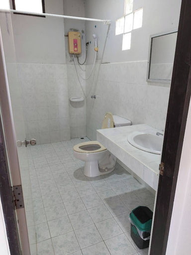 Bathroom, Chill Beach Resort, Pathiu