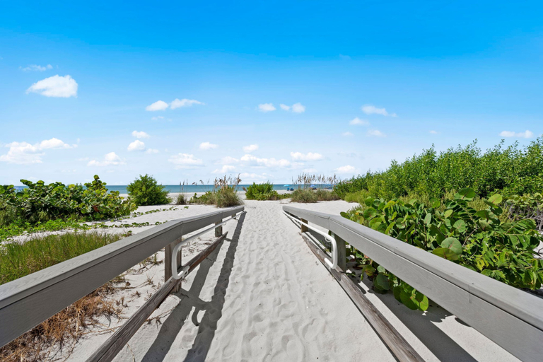 Room 5, Loggerhead Cay 443 Pet Friendly on the Beach, Lee