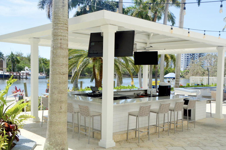 Food & Drinks 5, GALLERYone- A DoubleTree Suites by Hilton Hotel, Broward
