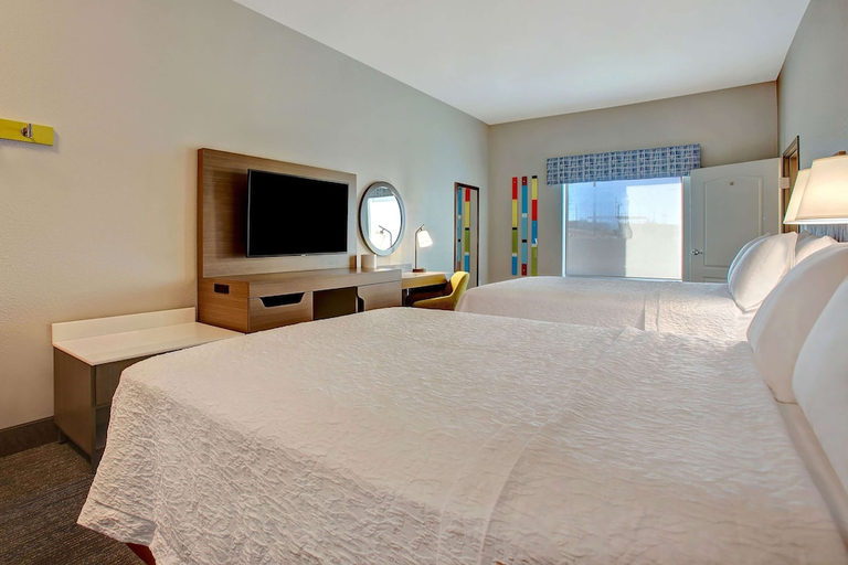 Bedroom 3, Hampton Inn and Suites by Hilton Borger, Hutchinson