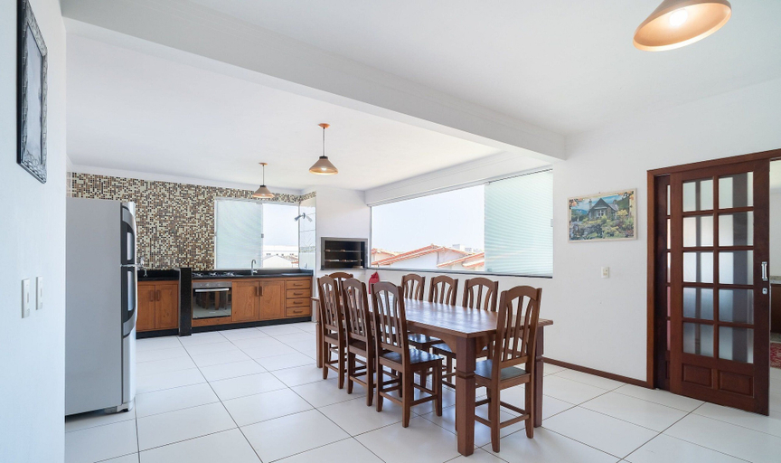 Dining 3, House w/ 3BR and BBQ Area in Ingleses Odi0487, Florianopolis