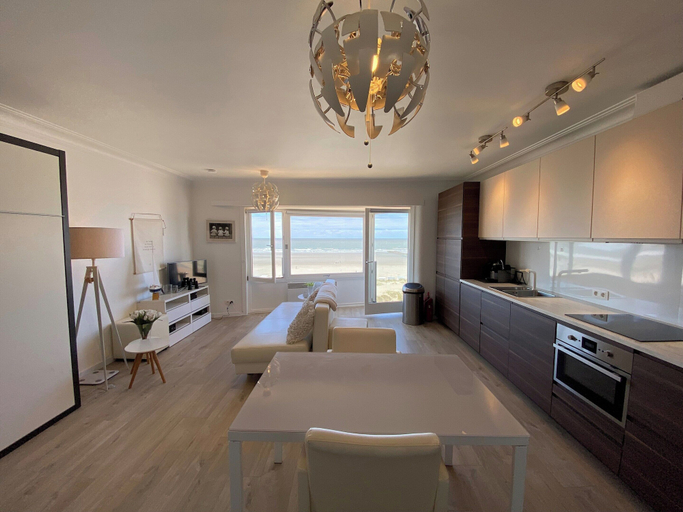 Dining 3, Sea-view Apartment in Nieuwpoort, West-Vlaanderen