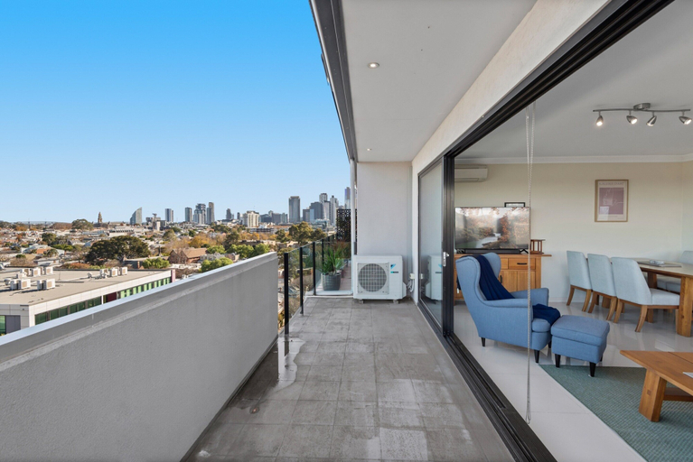 Terrace/patio, Split-level 2BR With City-view and Separate Study, Melbourne