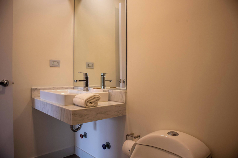 Room 5, w Bright 2BR w Balconny in Miraflores, Lima
