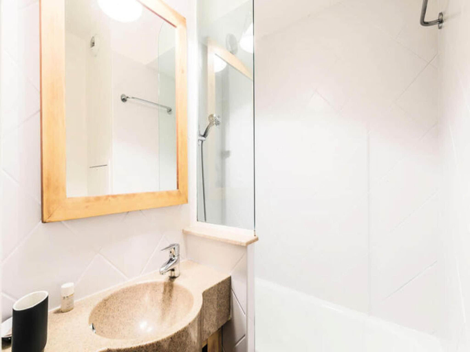 Bathroom, Apartment in Alpe dHuez near Ski Domain, Isère