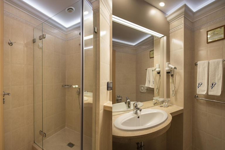 Bathroom 4, Effect Grand Victoria Hotel, Nesebar