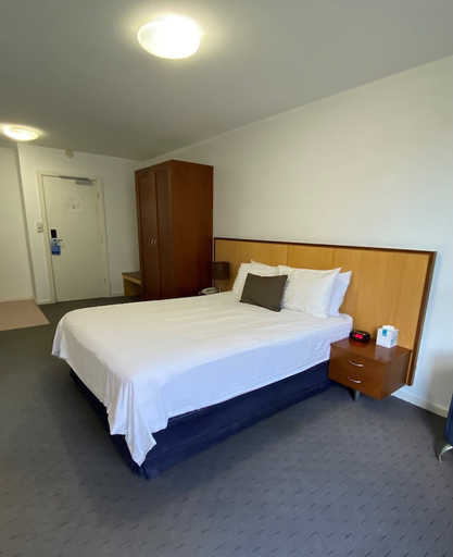 Bedroom 3, Ocean Beach Hotel, Perth