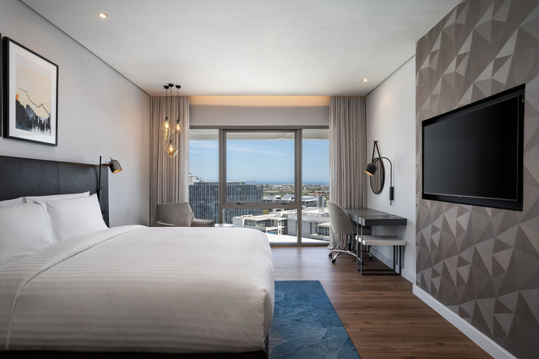 Bedroom 3, Cape Town Marriott Hotel Crystal Towers, City of Cape Town