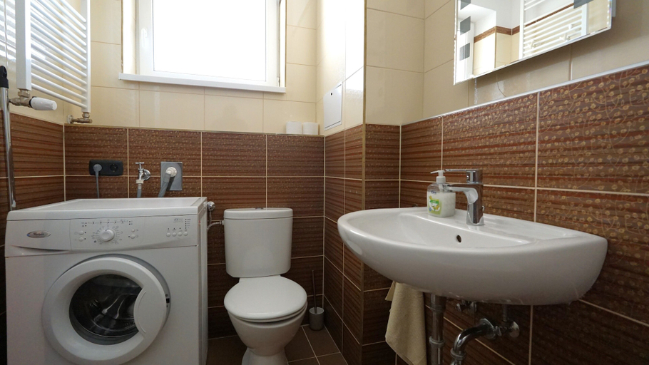 Bathroom 5, Club218 Wellness Apartments, Siófok