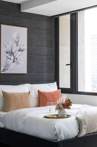 Interior 4, A Cozy 2BR Apt on Spencer St With Free Parking, Melbourne