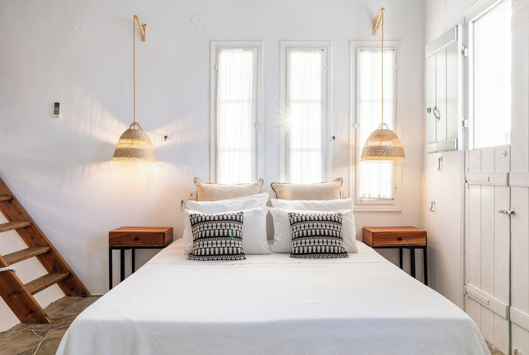 Bedroom 5, Lighthouse Hotel, South Aegean