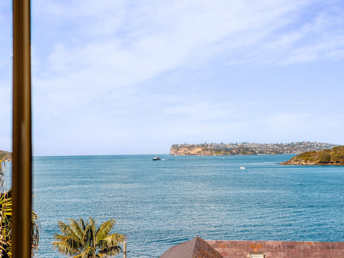5, Fairlight 2-bed Apartment Steps From the Beach, Sydney