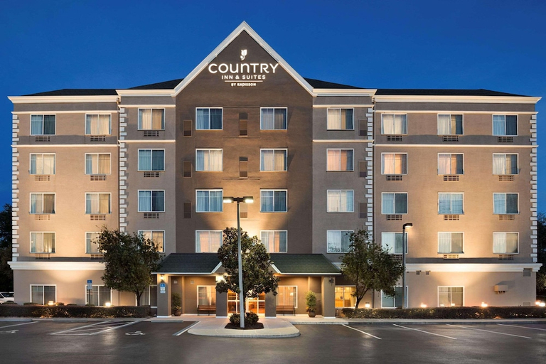 Exterior & Views