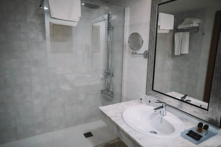 Bathroom 4, Alba Seleqtta Hotel Spa Resort, Girona