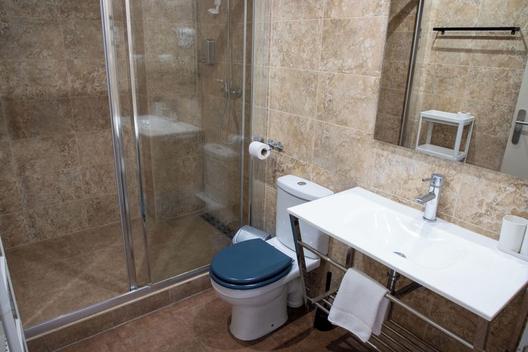 Bathroom 4, Comfort Calella, Barcelona