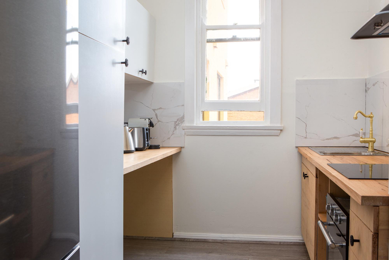Kitchen, Central 2-Bed Apartment with Private Parking, Sydney