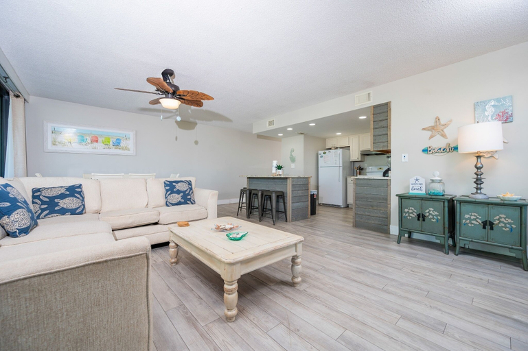 Living area 3, Island Winds West 871 2 Bedroom Condo, Baldwin