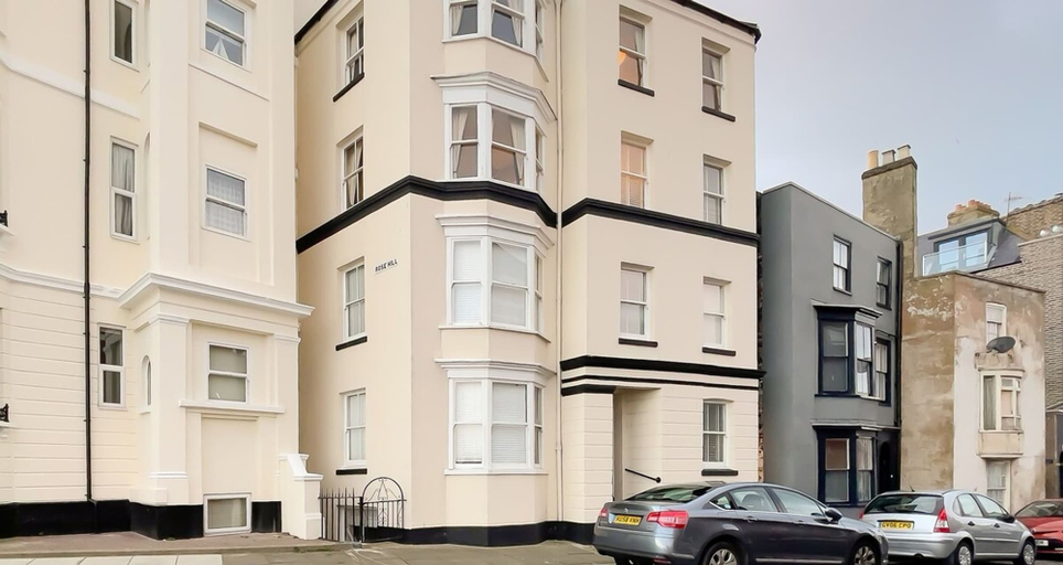 Room 5, Luxury Ramsgate Harbour View By Adliv, Kent