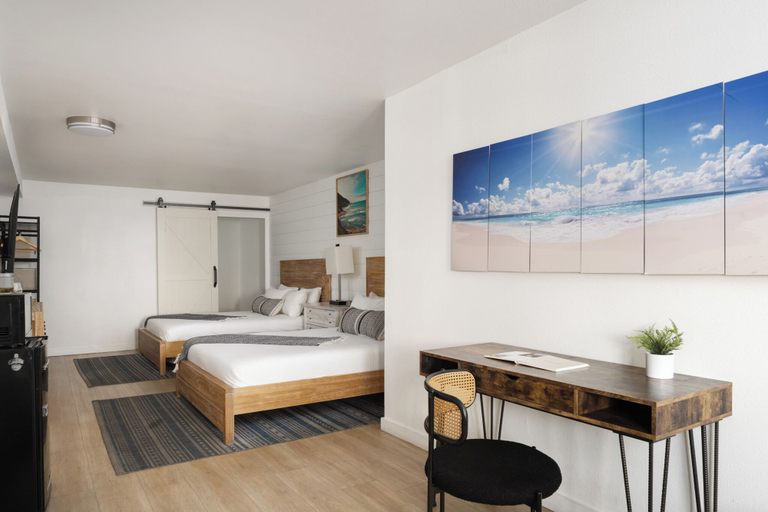 Bedroom 3, The Surfbreak Hotel, Orange