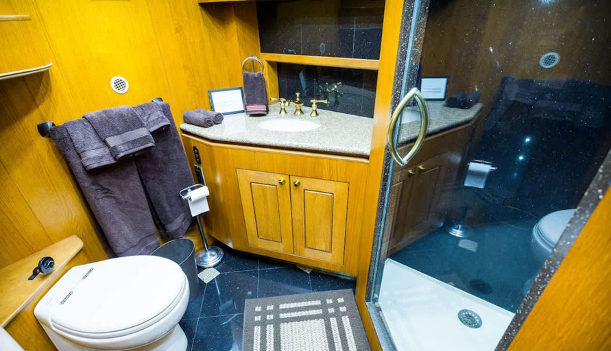 Bathroom 4, 7744 Ranch Entire Resort, Travis