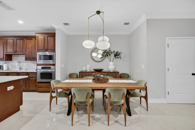 Room 2, Luxury Townhouse Steps From The Beach, Broward