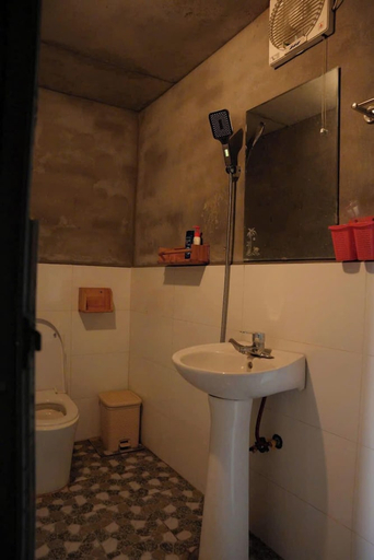 Bathroom 3, Mama Lili's Homestay, Sa Pa